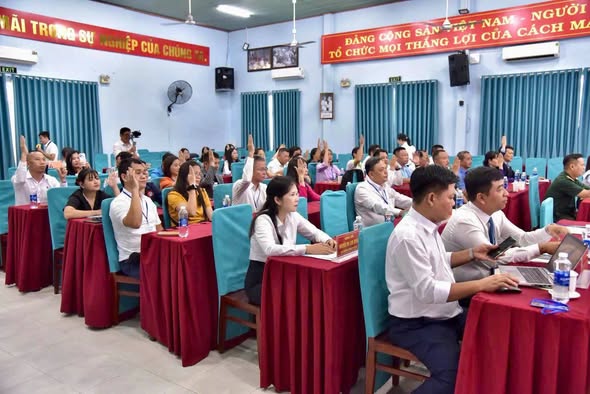 Đại biểu doanh nghiệp biểu quyết trong Đại hội Hội Doanh nghiệp xã Bình Mỹ nhiệm kỳ 2026–2031.
